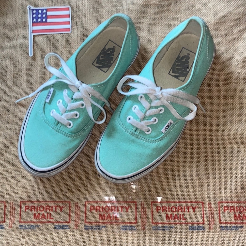 VANS. OFF THE WALL